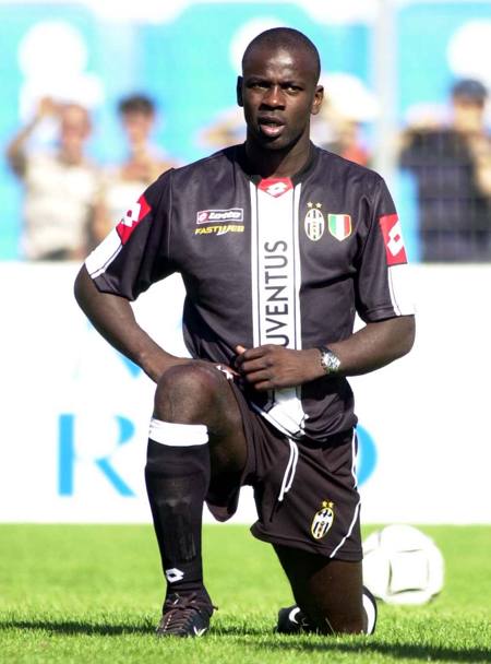 4. All&#39;epoca fece scalpore, perch nel 2001 il trasferimento di Lilian Thuram dal Parma alla Juventus avvenne su cifre per l&#39;epoca stratosferisce: 33 milioni di euro, 70 miliardi delle vecchie lire!